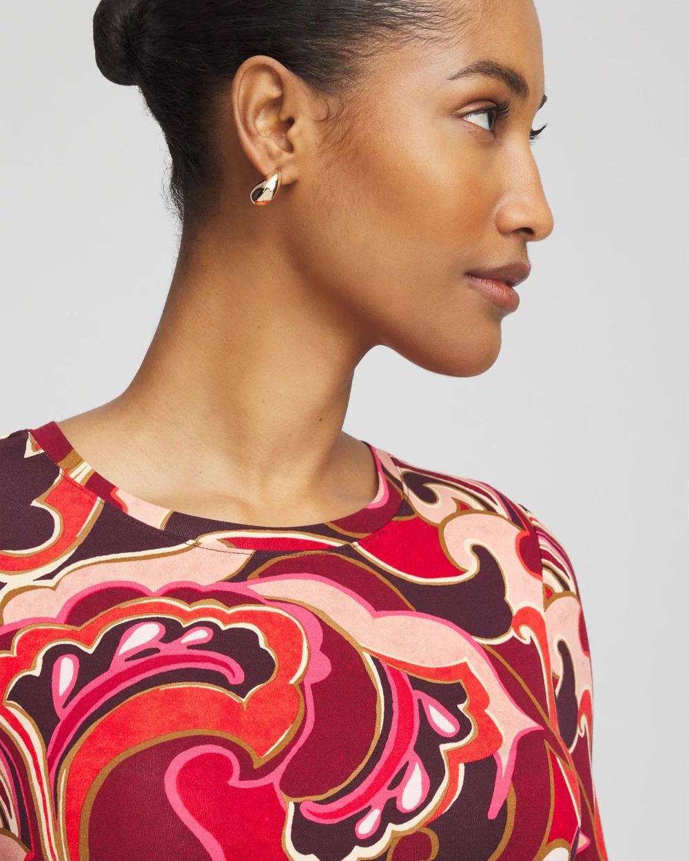 chisaki (LALA／NATURAL) Touch of Cool™ Swirl Layering Tee | Chico's